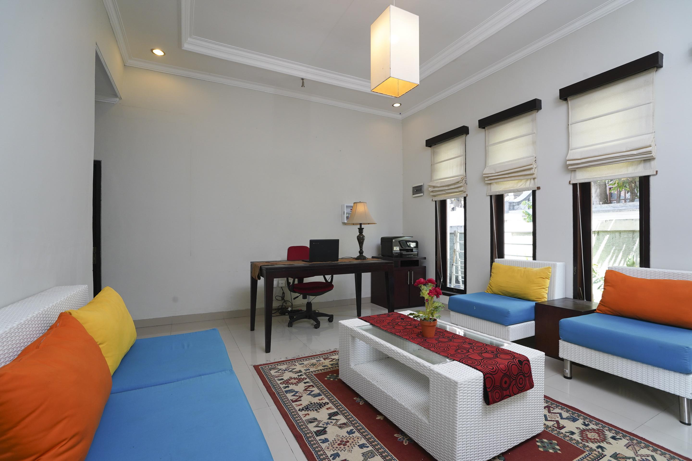 Oyo 2321 Griya Shanti Homestay Ketewel Buitenkant foto