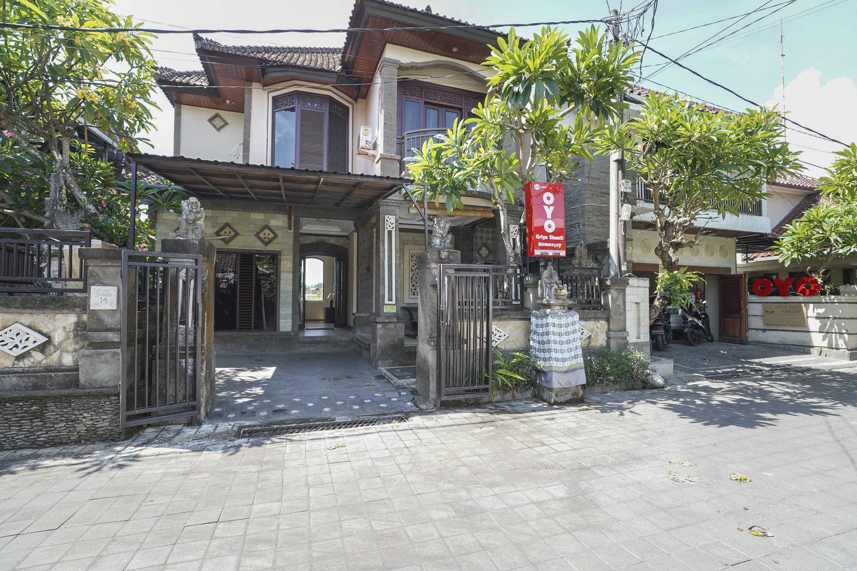 Oyo 2321 Griya Shanti Homestay Ketewel Buitenkant foto