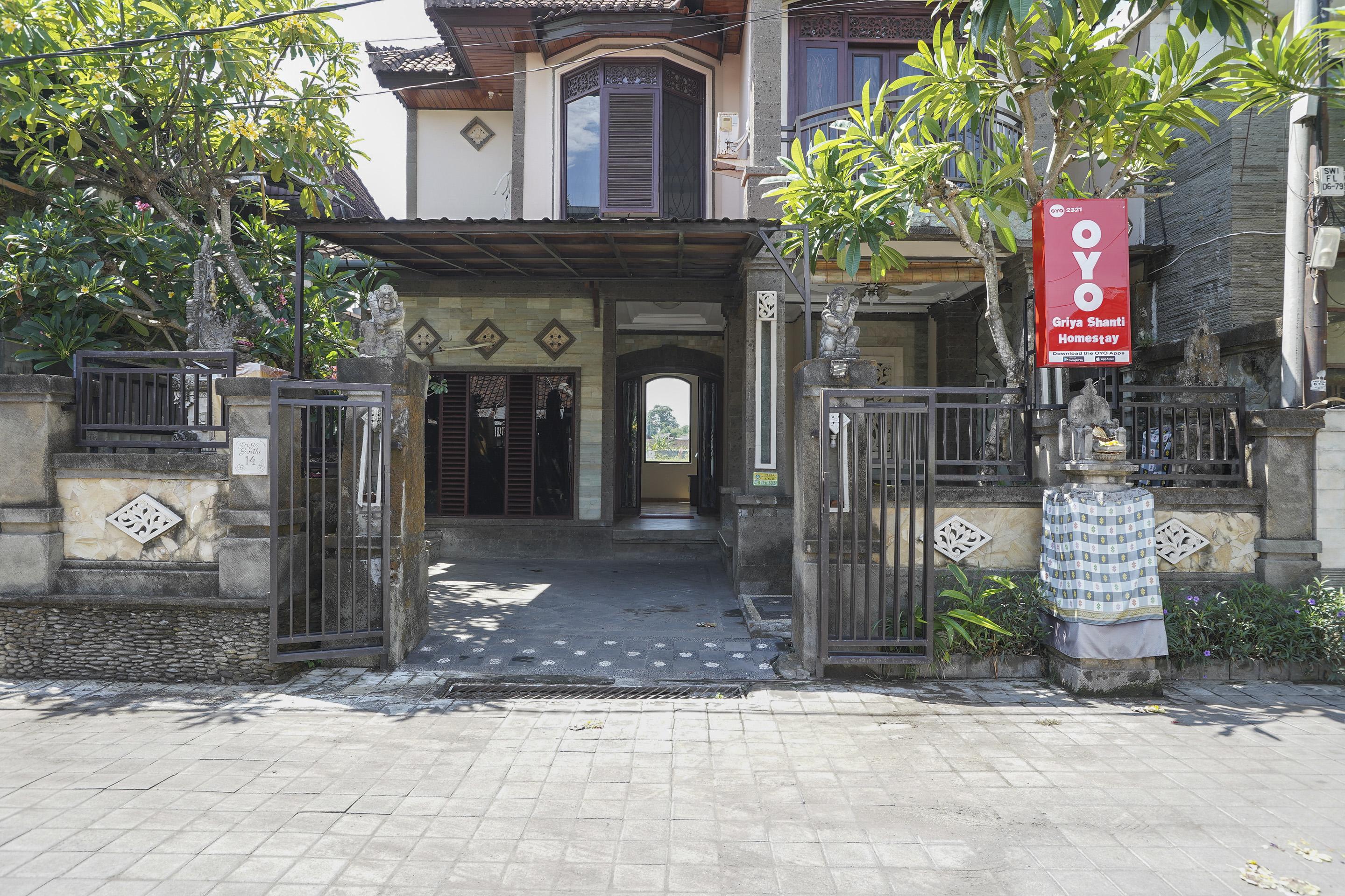 Oyo 2321 Griya Shanti Homestay Ketewel Buitenkant foto