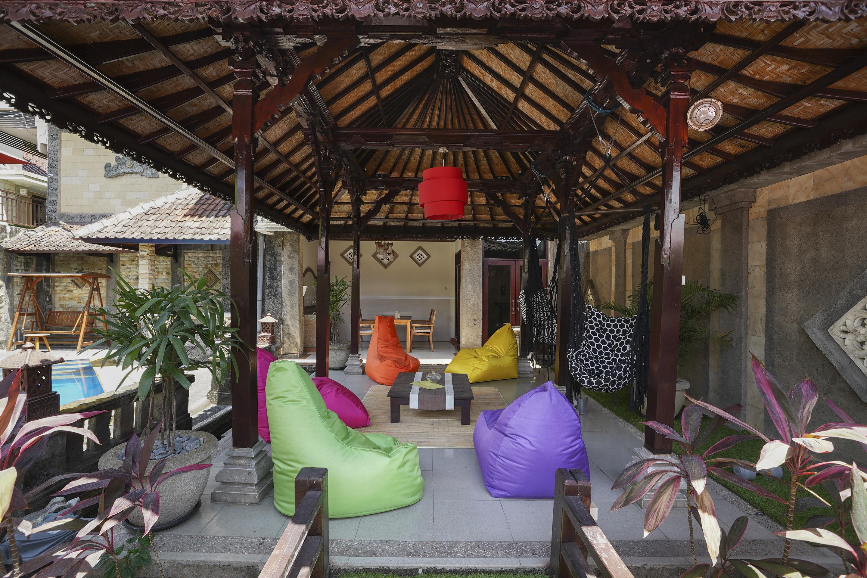 Oyo 2321 Griya Shanti Homestay Ketewel Buitenkant foto