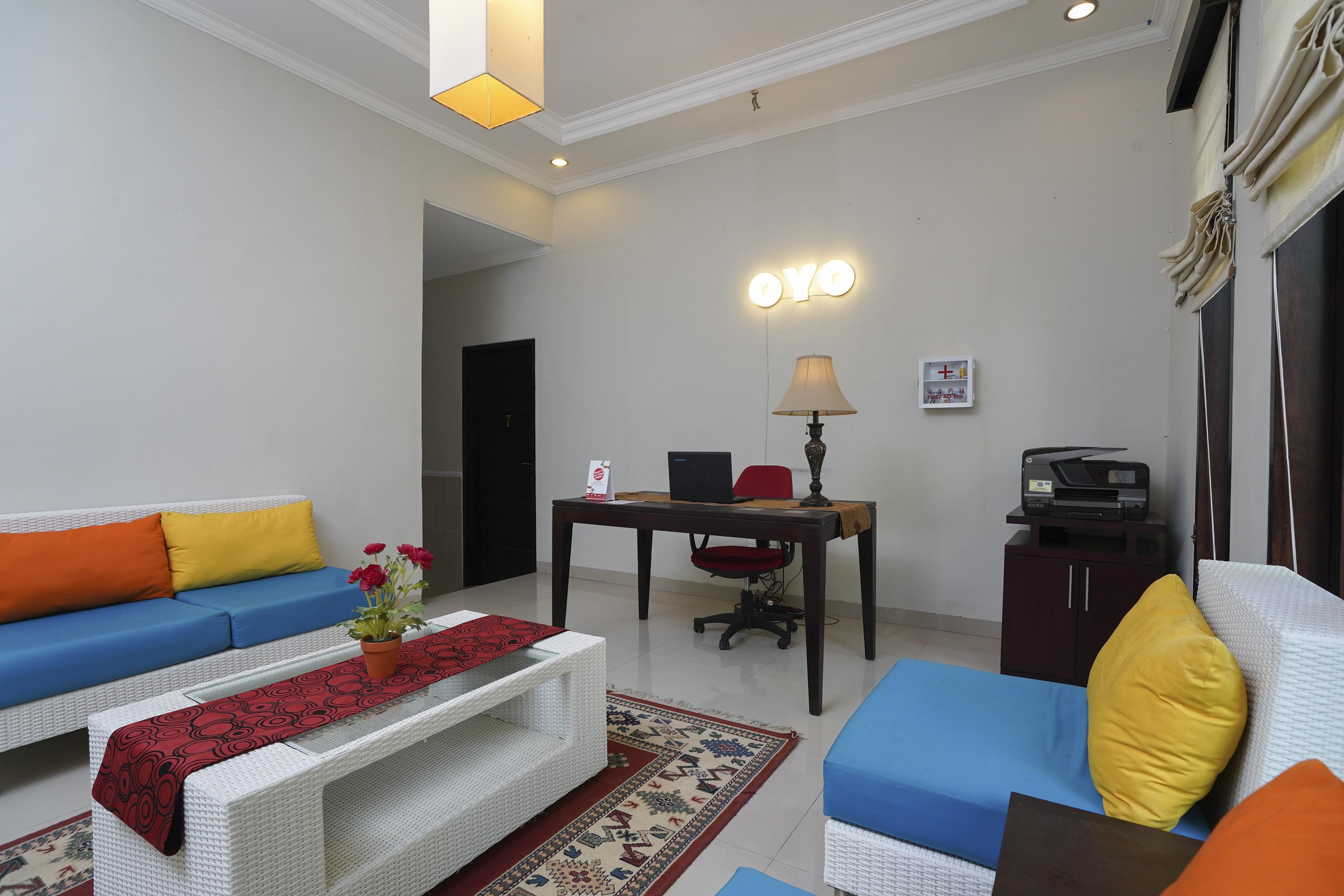 Oyo 2321 Griya Shanti Homestay Ketewel Buitenkant foto