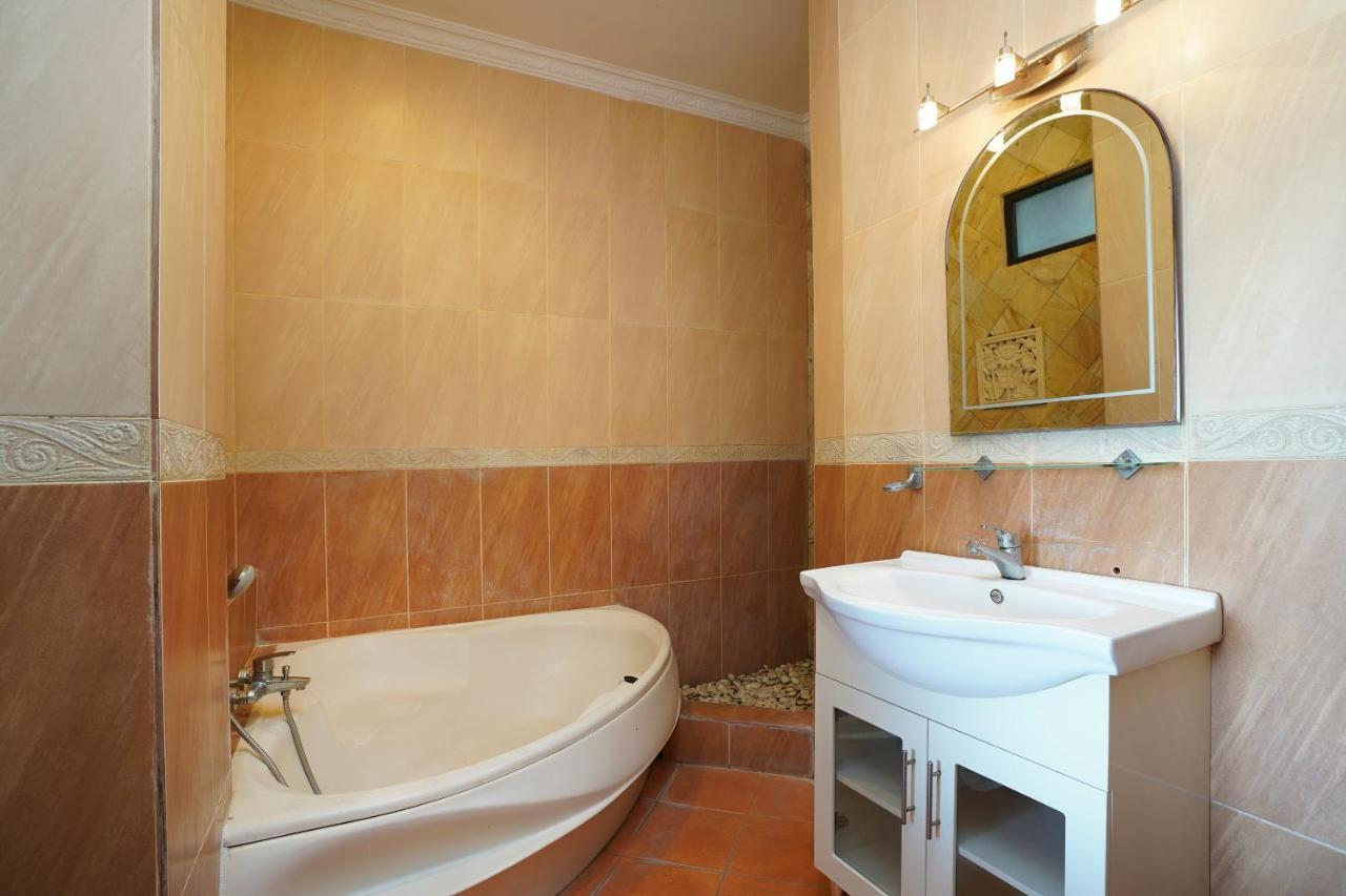 Oyo 2321 Griya Shanti Homestay Ketewel Buitenkant foto